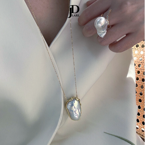 Re-Order | gold-edged baroque pearl necklace