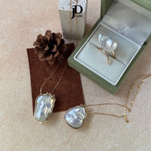 Re-Order | gold-edged baroque pearl necklace