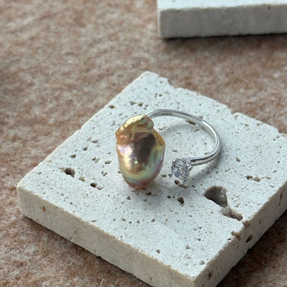 Stardust Tiptoe – Mini Baroque Pearl Ring