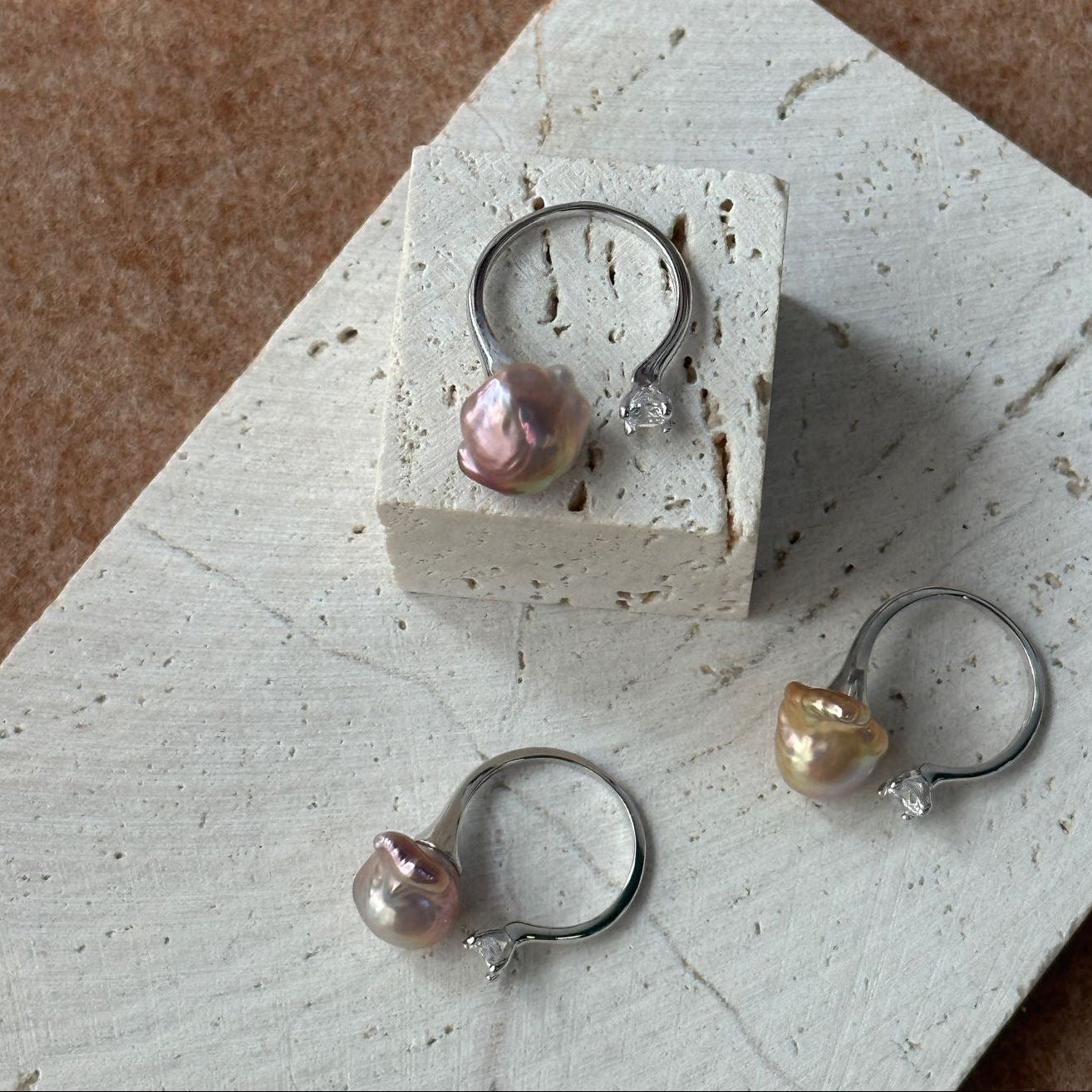 Stardust Tiptoe – Mini Baroque Pearl Ring