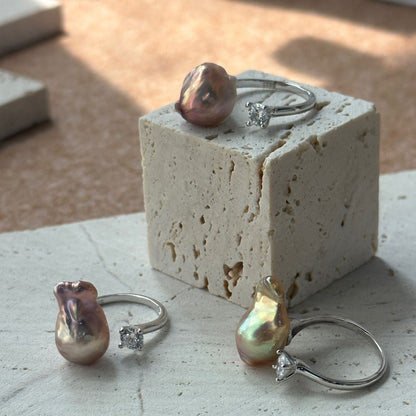 Stardust Tiptoe – Mini Baroque Pearl Ring
