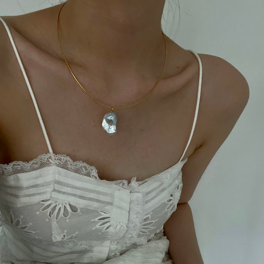 Fishtail Baroque Choker