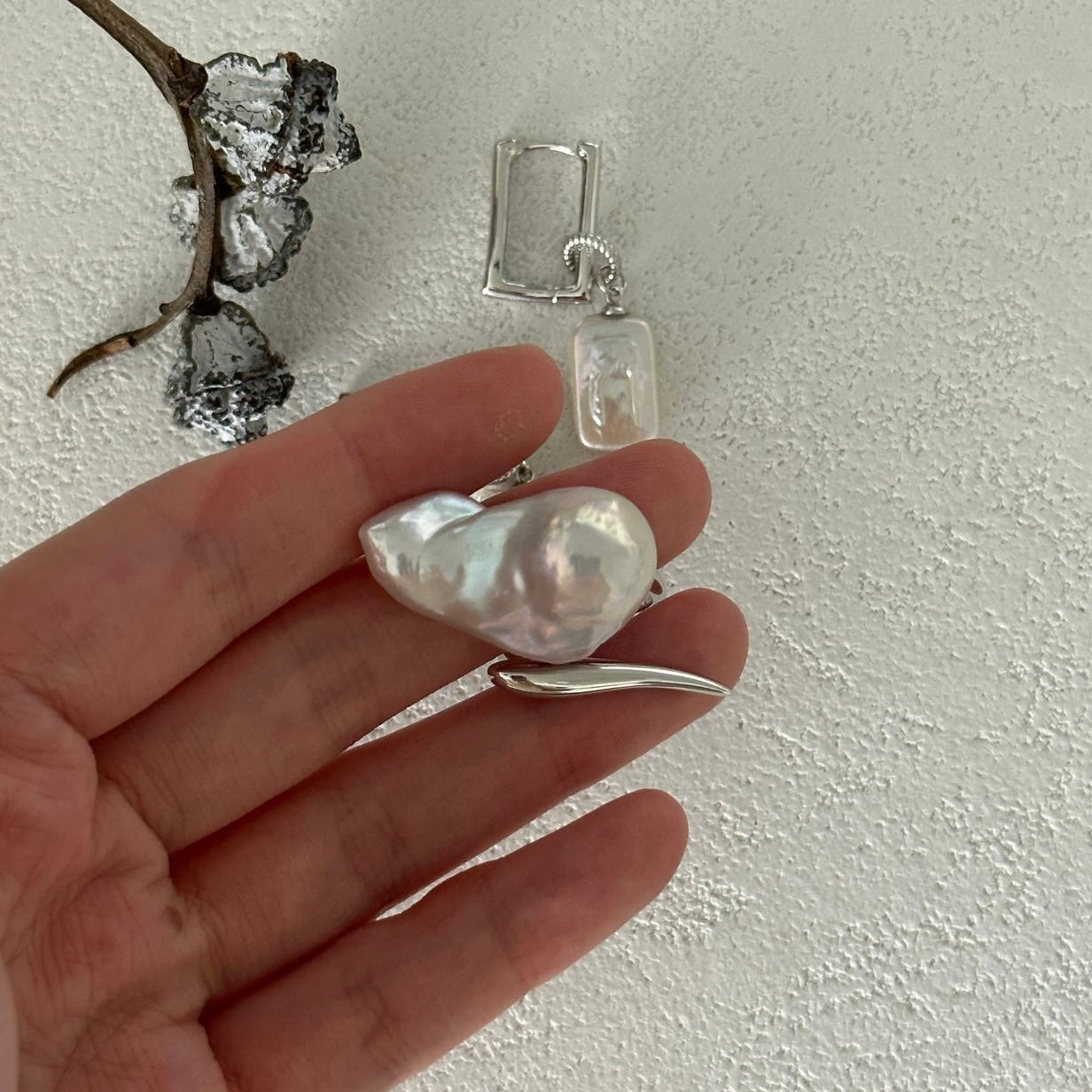 The Dawn Blade – Baroque Pearl Dagger Ring